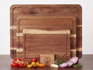 Deer & Oak 3-piece acacia cutting board set